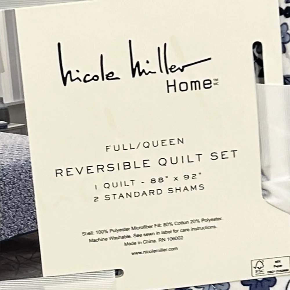 Nicole Miller Full/Queen Reversible Blue and White Floral Quilt Set 88”x92”